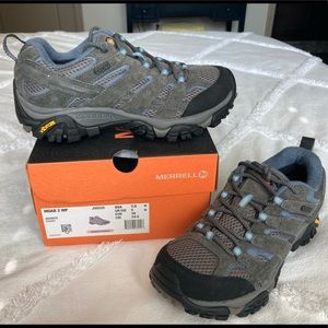 Brand new Merrell Moab 2 women’s hiking shoes